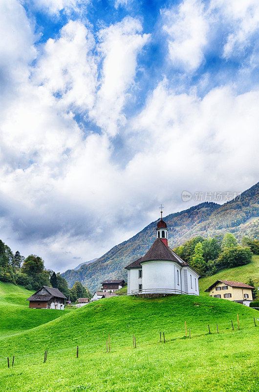 瑞士Lungern Obwalden的教堂buren村景观